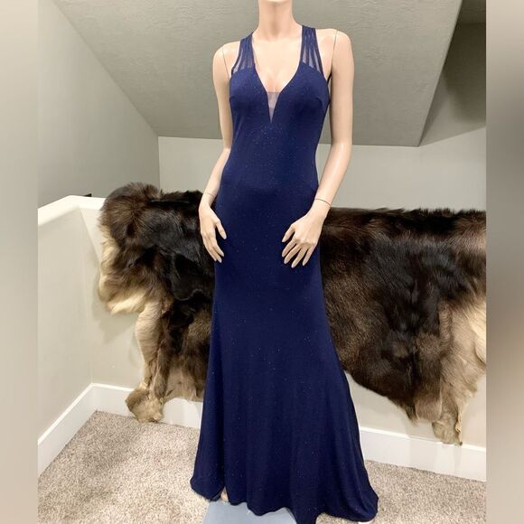 New Elegant V-Neck And Sexy Cut-Out Back with Cross Straps Gown - Picture 1 of 14